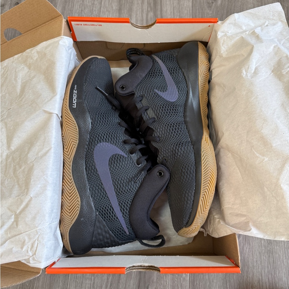 Men’s Nike 2017 Zoom Rev size 11 Black/White-Anthracite Gum bottom - 852422 010